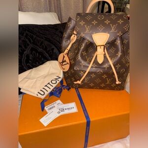 Louis Vuitton Montsouris PM